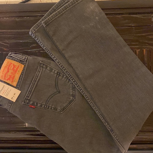 A pair of Nike Shox size 10.5 And 1 pair of Levi’s mens jeans cut 514 size 29/30 - Picture 11 of 15